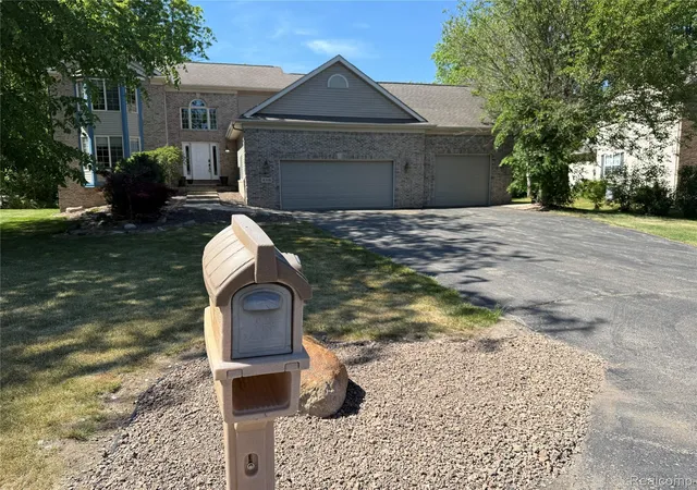 Photo 3 of Single family home for sale at 8318 Ml Pointe Ct, Goodrich, MI 48438 | MLS# 20261040173 | Listing updated on 2026-08-29