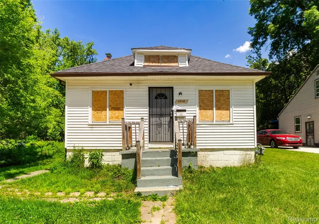 Photo 2 of Single family home for sale at 22118 Ulster St, Detroit, MI 48219 | MLS# 20261040179 | Listing updated on 2026-08-26