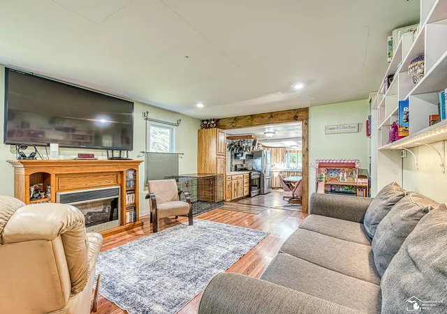 Photo 3 of Single family home for sale at 1736 Meadow Dr, Monroe, MI 48162 | MLS# 57050209759 | Listing updated on 2026-06-05