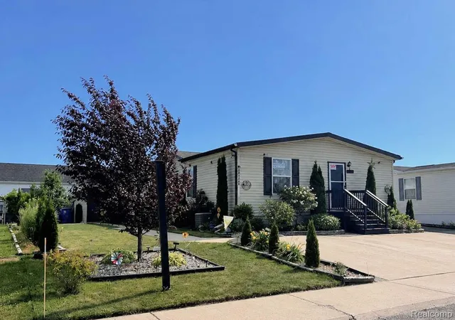 2nd image of 24445 Edwin Dr, Flat Rock, MI 48134 | MLS# 20261040183