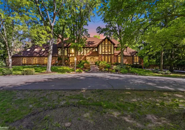 1st image of 9220 Creekwood Lake Trl, Grand Blanc, MI 48439 | MLS# 5050209769