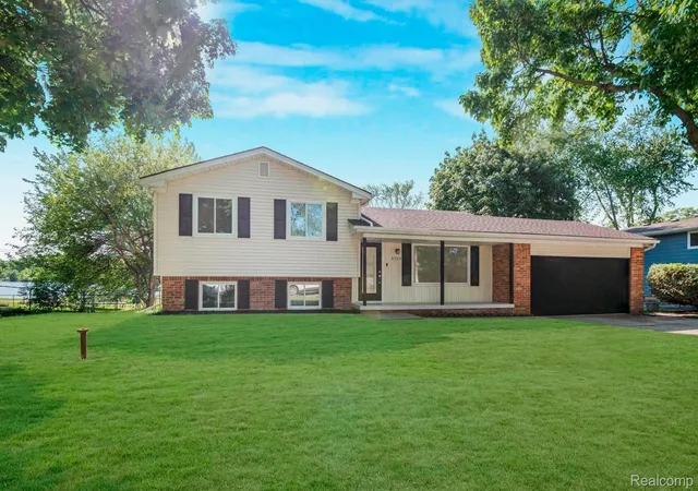 Homes for sale in White Lake Charter Township Oakland, MI | 8965 Van Gordon Ave, White Lake Charter Township Oakland, MI 48386 | MLS# 20261040221
