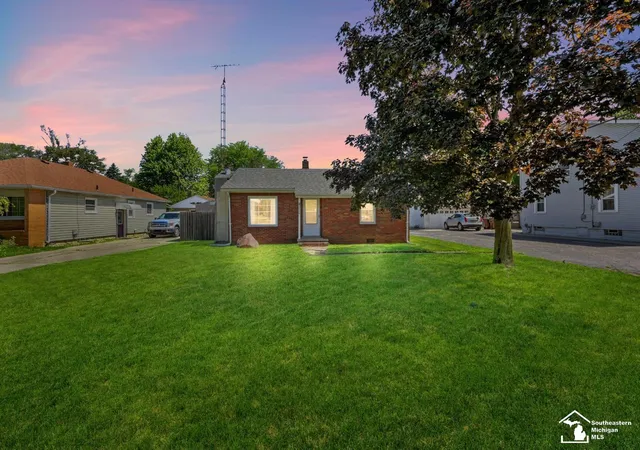 Photo 1 of Single family home for sale at 5864 Edgewood Blvd, Monroe, MI 48161 | MLS# 57050209778 | Listing updated on 2026-06-10