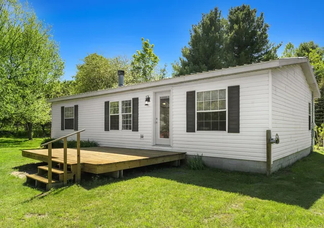 1st image of 1741 N Haze Rd, Beulah, MI 49617 | MLS# 78080069088
