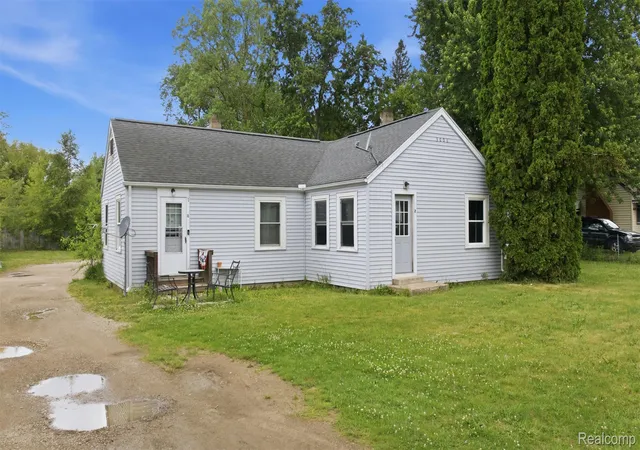 1st image of 3006 Lansing Ave, Jackson, MI 49202 | MLS# 20261040227
