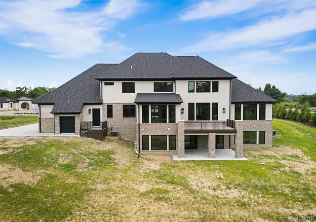 Photo 2 of Mansion for sale at 1812 Vista Dr, Oakland, MI 48363 | MLS# 20261040226 | Listing updated on 2026-09-14
