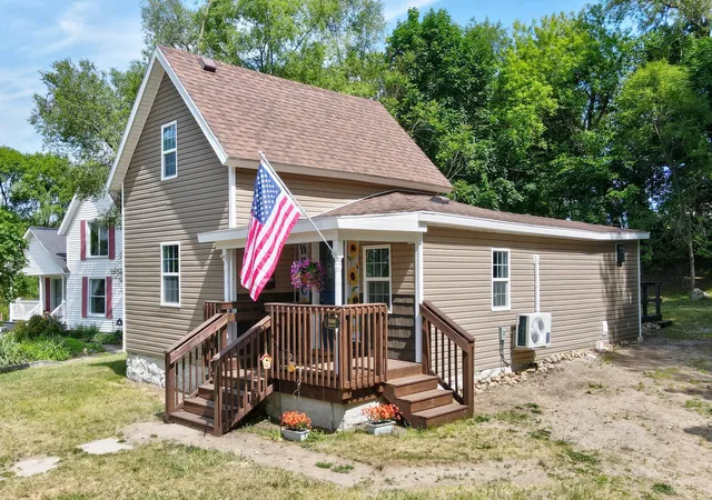 Homes for sale in Belding City Ionia, MI | 536 Ionia St, Belding City Ionia, MI 48809 | MLS# 65026026318