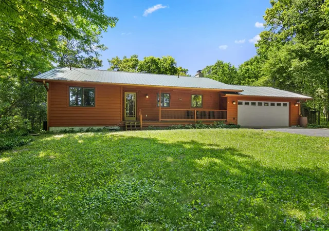 Photo 1 of Single family home for sale at 2160 S Maple Valley Rd, Suttons Bay, MI 49682 | MLS# 78080069093 | Listing updated on 2026-06-11