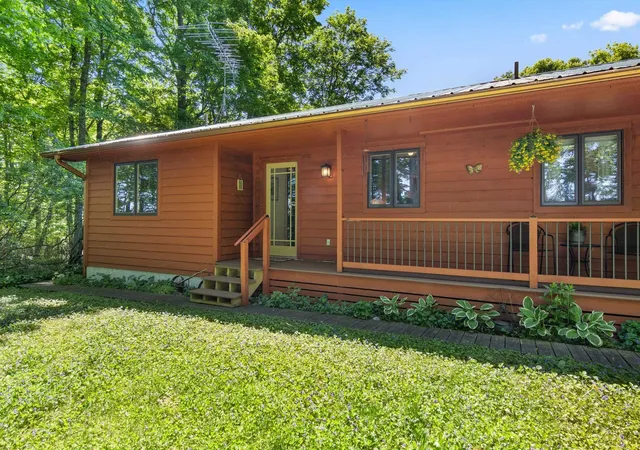 Photo 2 of Single family home for sale at 2160 S Maple Valley Rd, Suttons Bay, MI 49682 | MLS# 78080069093 | Listing updated on 2026-06-11