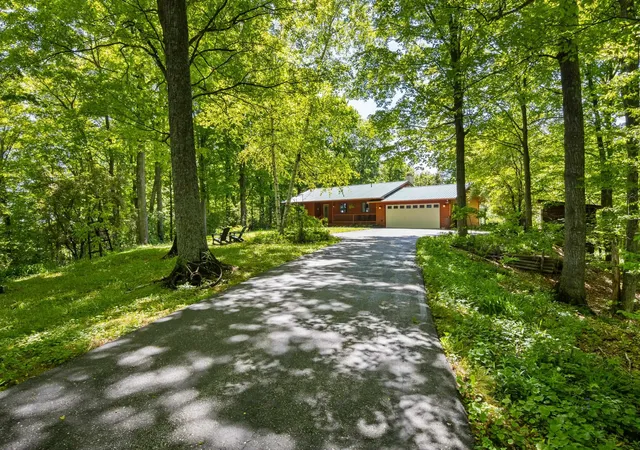 Photo 3 of Single family home for sale at 2160 S Maple Valley Rd, Suttons Bay, MI 49682 | MLS# 78080069093 | Listing updated on 2026-06-11