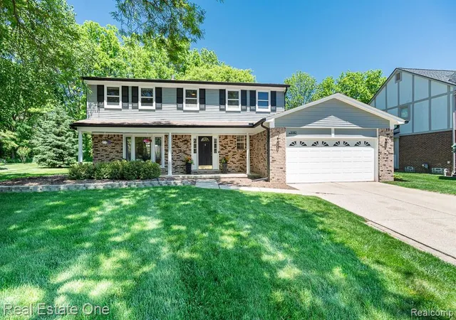 Photo 1 of Sale Pending at 3182 Baypoint Dr, Rochester, MI 48309 | MLS# 20261040259 | Listing updated on 2026-06-20