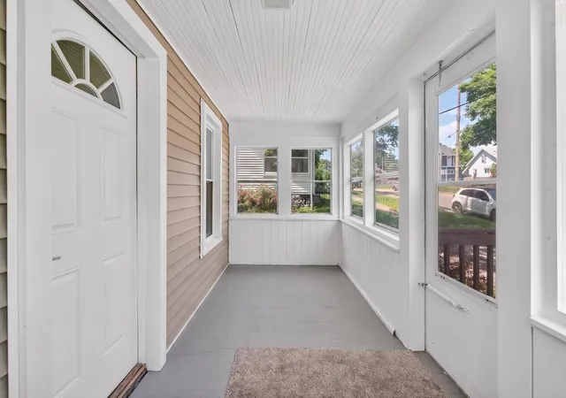 Photo 4 of Single family home for sale at 439 Madison St, Jackson, MI 49202 | MLS# 55026026334 | Listing updated on 2026-06-10