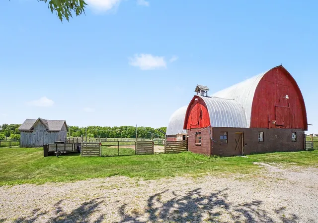 Photo 3 of Single family home for sale at 3571 N Shepherd Rd, Mount Pleasant, MI 48858 | MLS# 79080069095 | Listing updated on 2026-06-19