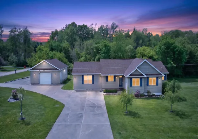 Homes for sale in Somerset Township Hillsdale, MI | 10740 Montview Dr, Somerset Township Hillsdale, MI 49249 | MLS# 55026026341