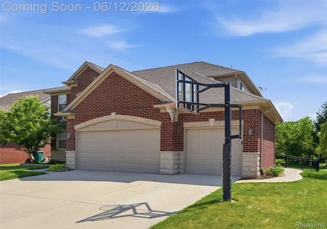 Photo 4 of Single family home for sale at 50606 Bredenbury Dr, Macomb, MI 48044 | MLS# 20261040295 | Listing updated on 2026-06-15