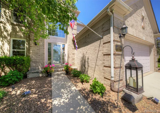 Photo 1 of Sale Pending at 4728 Sherwood Cir, Canton, MI 48188 | MLS# 20261040302 | Listing updated on 2026-06-06