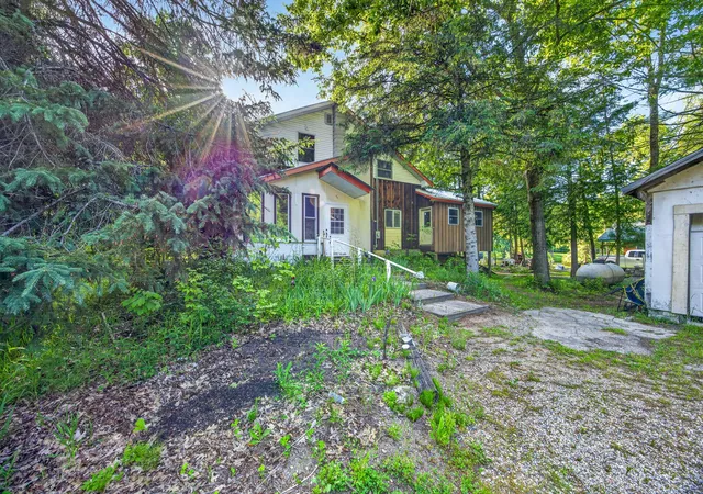 2nd image of 3007 Riverview Dr, Hersey, MI 49639 | MLS# 72026026350