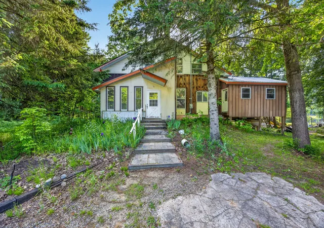 3rd image of 3007 Riverview Dr, Hersey, MI 49639 | MLS# 72026026350