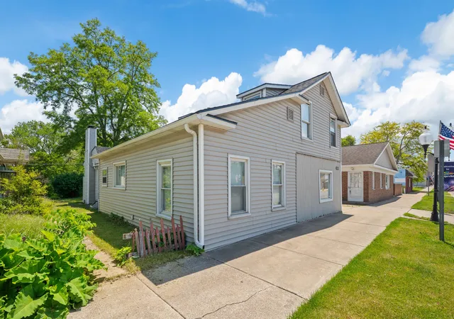 Homes for sale in Watervliet City Berrien, MI | 422 N Main St, Watervliet City Berrien, MI 49098 | MLS# 69026026362