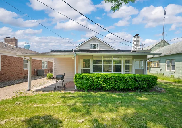 Homes for sale in Watervliet City Berrien, MI | 422 N Main St, Watervliet City Berrien, MI 49098 | MLS# 69026026362