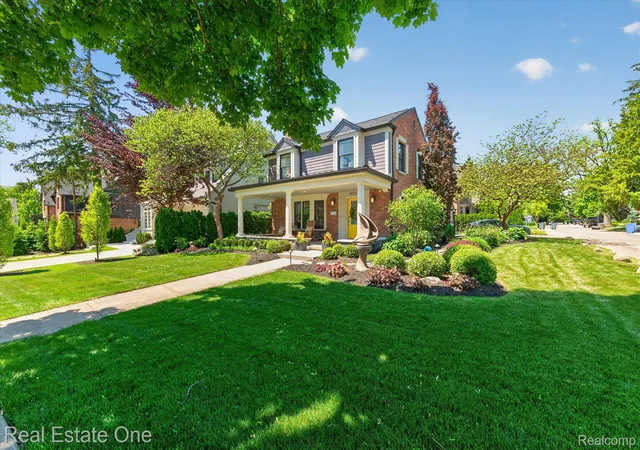 3rd image of 810 Harmon St, Birmingham, MI 48009 | MLS# 20261040340