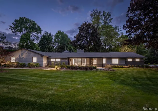 Photo 1 of Single family home for sale at 3885 Oakland Dr, Bloomfield Hills, MI 48301 | MLS# 20261040362 | Listing updated on 2026-06-09