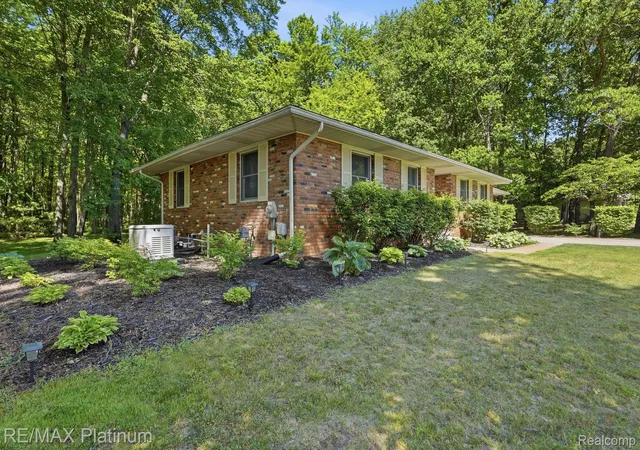 Photo 2 of Single family home for sale at 1539 Clark Lake Rd, Brighton, MI 48114 | MLS# 20261040372 | Listing updated on 2026-06-09