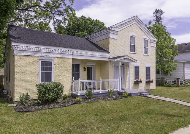 1st image of 514 N Kalamazoo St, Paw Paw, MI 49079 | MLS# 66026026375