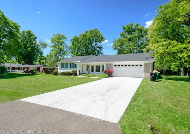 3rd image of 23735 W Newell Cir, Farmington Hills, MI 48336 | MLS# 20261040375