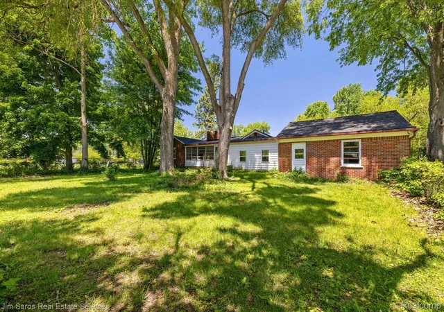 Photo 3 of Single family home for sale at 4800 Chicago Rd, Warren, MI 48092 | MLS# 20261040381 | Listing updated on 2026-06-16