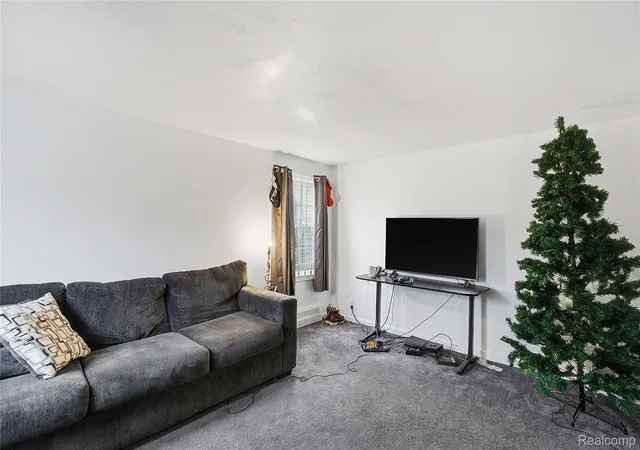 3rd image of 17142 Pembroke Ave, Detroit, MI 48235 | MLS# 20261040399