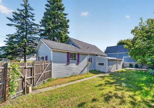 Photo 3 of Single family home for sale at 932 Farrar St, Cadillac, MI 49601 | MLS# 78080069101 | Listing updated on 2026-06-05