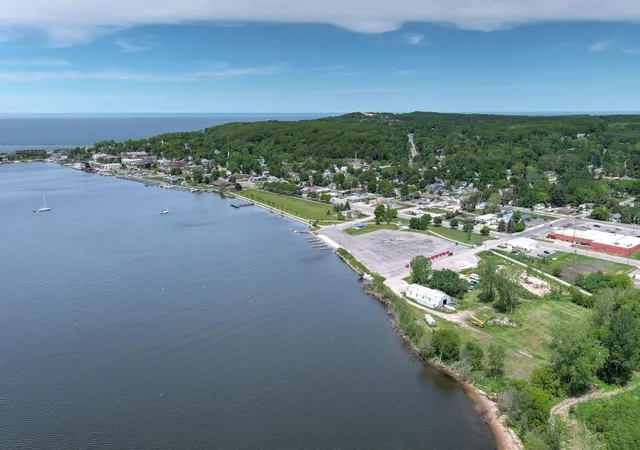 1st image of 903 Main St, Frankfort, MI 49635 | MLS# 78080069102