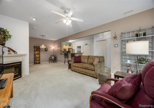 Homes for sale in Walled Lake, MI | 4104 Chesapeake Cir, Walled Lake, MI 48390