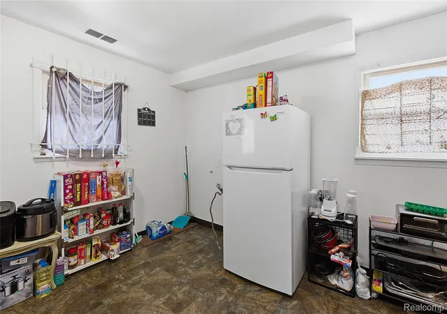 Photo 4 of Single family home for sale at 6075 Ashton Ave, Detroit, MI 48228 | MLS# 20261040411 | Listing updated on 2026-06-03