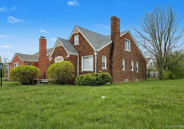 Photo 2 of Single family home for sale at 5211 Nottingham Rd, Detroit, MI 48224 | MLS# 20261040474 | Listing updated on 2026-07-27