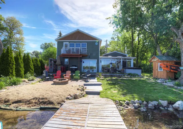 Photo 1 of Sale Pending at 1000 Round Lake Rd, White Lake, MI 48386 | MLS# 20261040475 | Listing updated on 2026-06-10