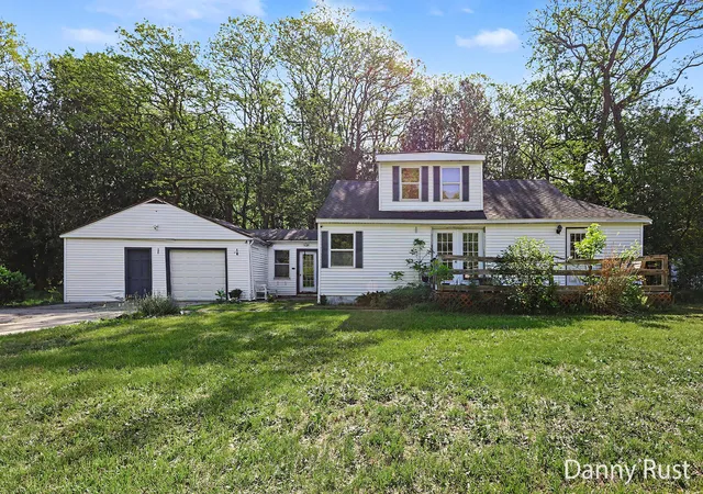 2nd image of 1430 Delz Dr, Muskegon, MI 49445 | MLS# 71026026416