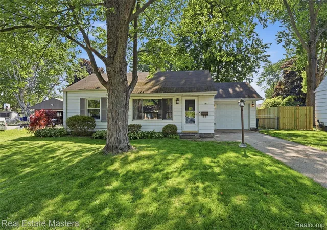 Photo 1 of Sale Pending at 1417 Wisconsin Ave, Marysville, MI 48040 | MLS# 20261040539 | Listing updated on 2026-06-15
