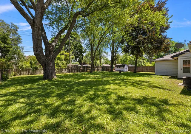 Photo 3 of Single family home for sale at 5360 Frankwill Ave, Clarkston, MI 48346 | MLS# 20261040547 | Listing updated on 2026-06-21