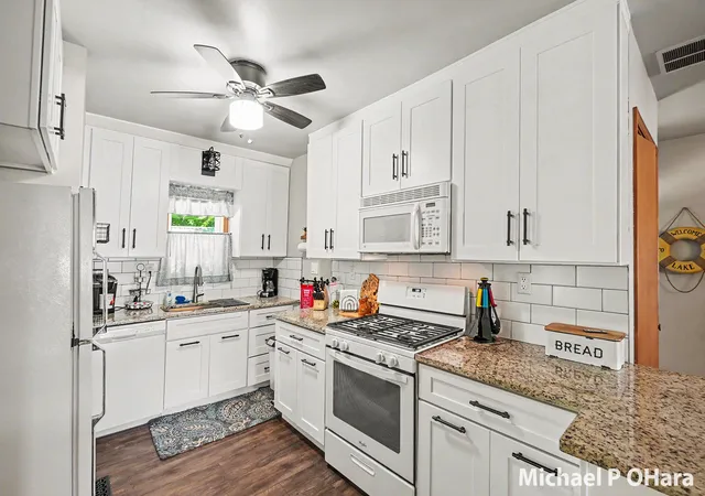 3rd image of 818 W Wells St, White Cloud, MI 49349 | MLS# 65026026453