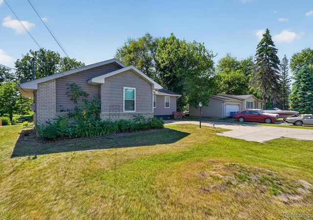 Photo 2 of Single family home for sale at 14232 North Rd, Fenton, MI 48430 | MLS# 20261040557 | Listing updated on 2026-09-13