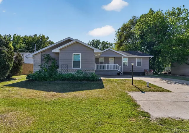 Photo 3 of Single family home for sale at 14232 North Rd, Fenton, MI 48430 | MLS# 20261040557 | Listing updated on 2026-09-13