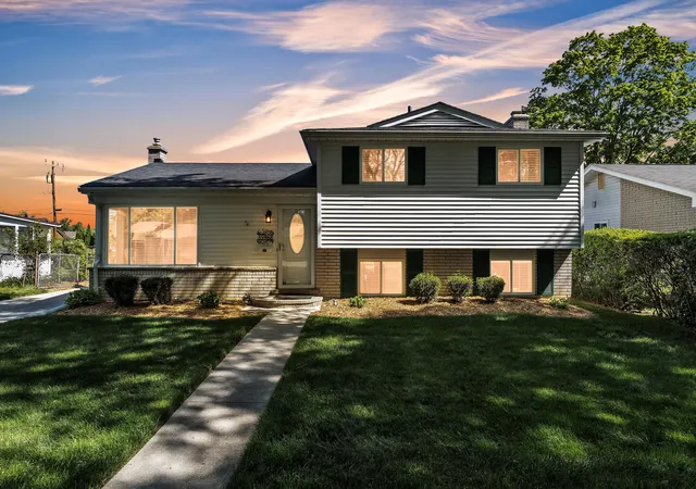 Photo 1 of Sale Pending at 35968 Jamison St, Livonia, MI 48154 | MLS# 81026026471 | Listing updated on 2026-06-08