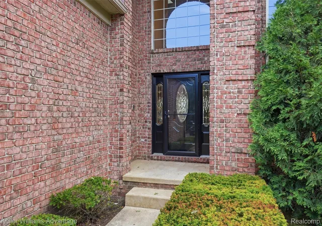 Photo 2 of Condo for sale at 9548 Elizabeth Lake Rd, White Lake, MI 48386 | MLS# 20261040575 | Listing updated on 2026-08-08