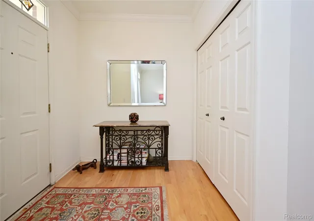 Listing Photo 3 - Condo for sale in building located at 3263 Camden Dr, Troy, MI 48084