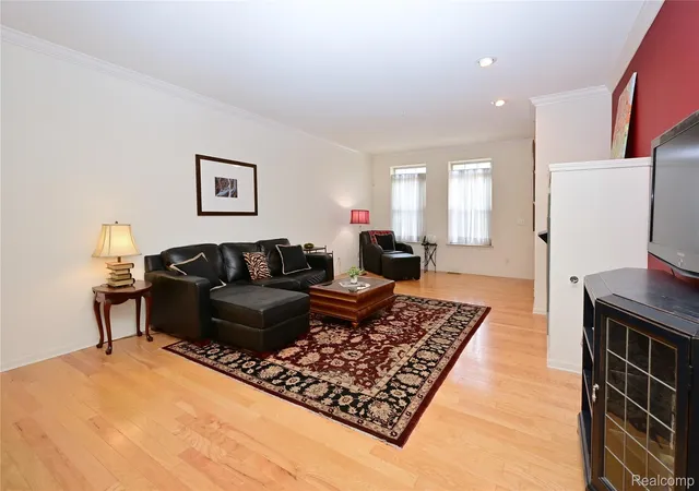 Listing Photo 4 - Condo for sale in building located at 3263 Camden Dr, Troy, MI 48084