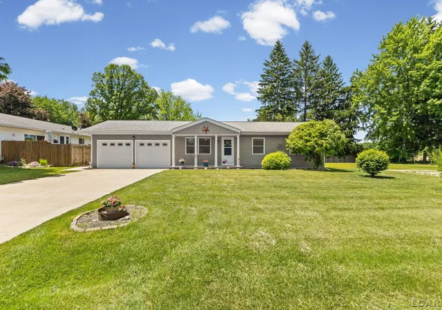 Photo 1 of Single family home for sale at 224 Kingsberry Ct, Blissfield, MI 49228 | MLS# 56050209869 | Listing updated on 2026-06-06