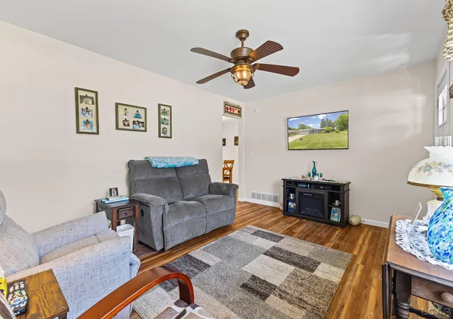 Photo 3 of Single family home for sale at 224 Kingsberry Ct, Blissfield, MI 49228 | MLS# 56050209869 | Listing updated on 2026-06-06