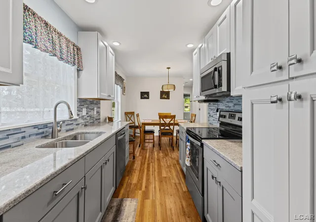 Photo 3 of Single family home for sale at 224 Kingsberry Ct, Blissfield, MI 49228 | MLS# 56050209869 | Listing updated on 2026-06-06
